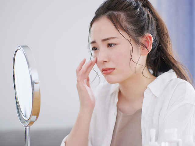 「生理前後の肌荒れ」なぜ起きる?