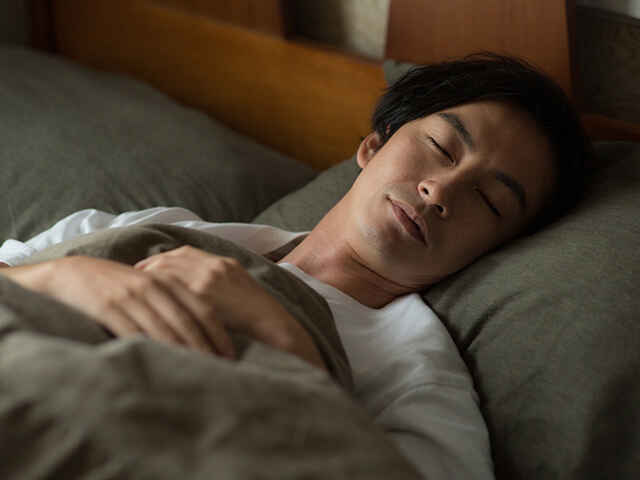 春〜初夏は眠りが浅くなる？